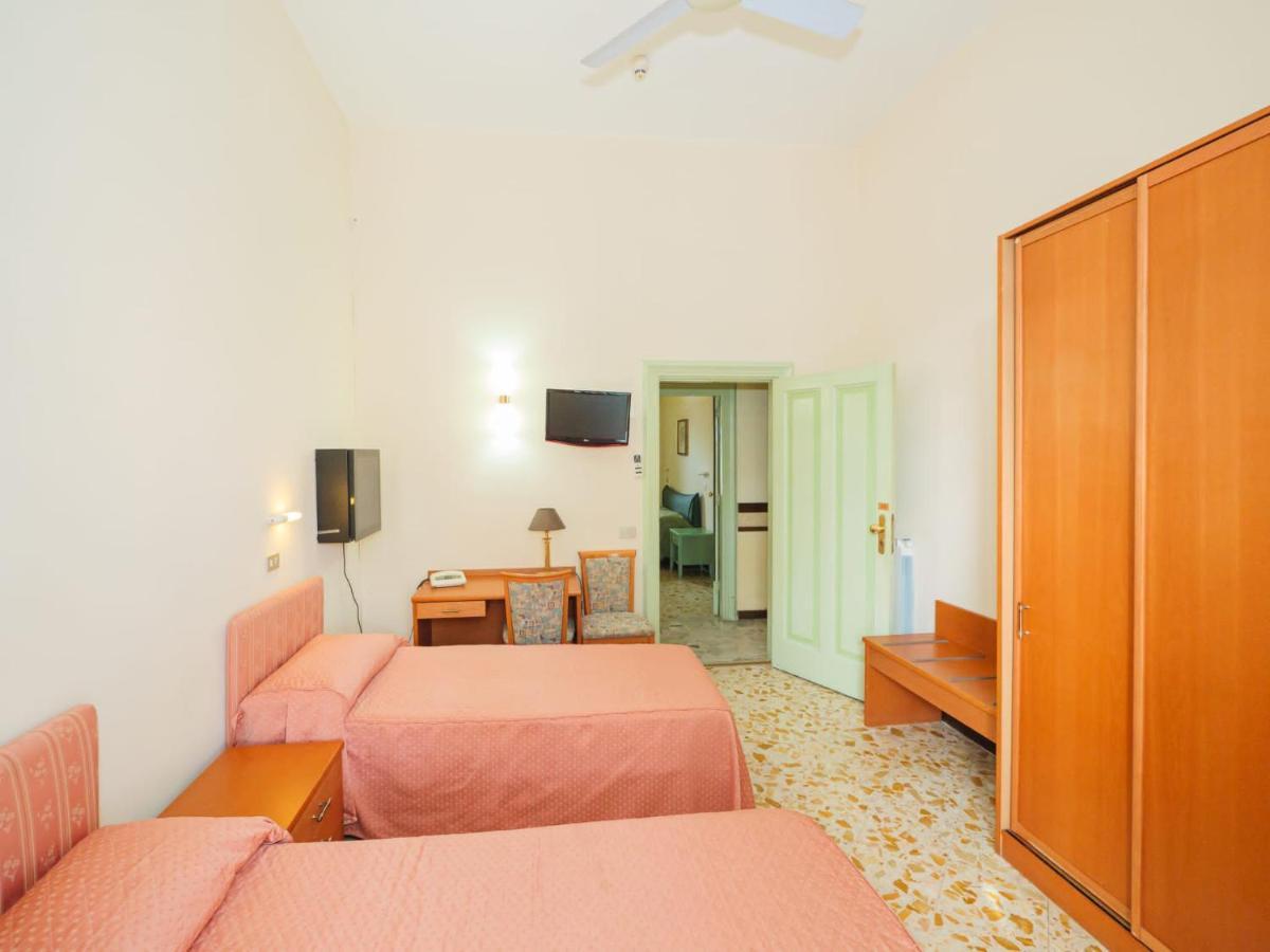 Hotel Delle Palme SantʼAgata sui Due Golfi Esterno foto