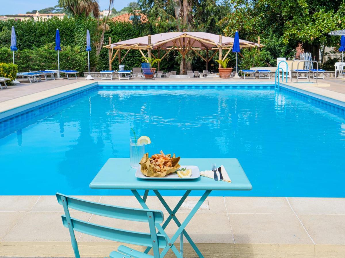 Hotel Delle Palme SantʼAgata sui Due Golfi Esterno foto