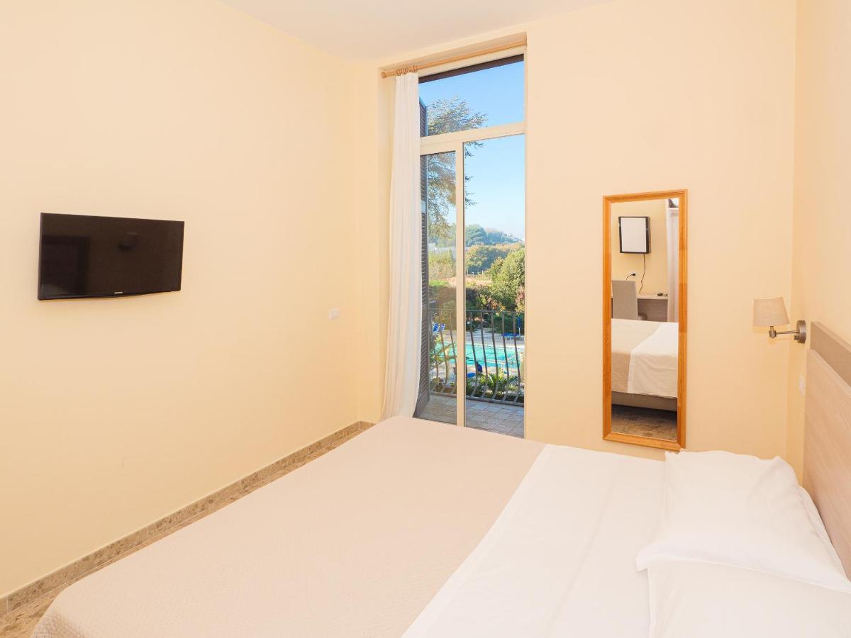 Hotel Delle Palme SantʼAgata sui Due Golfi Esterno foto