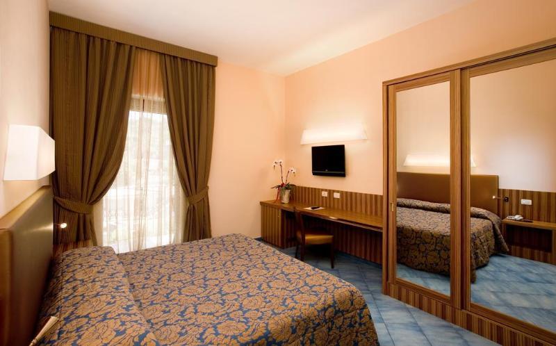 Hotel Delle Palme SantʼAgata sui Due Golfi Esterno foto
