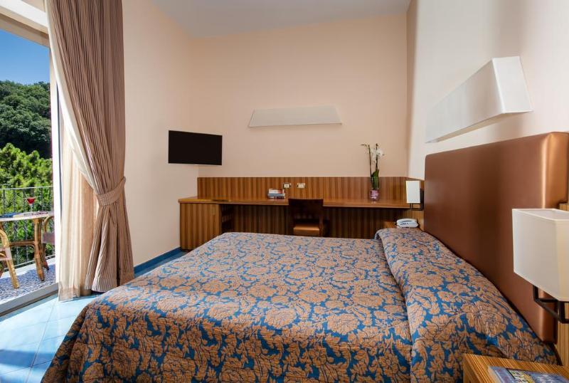 Hotel Delle Palme SantʼAgata sui Due Golfi Esterno foto