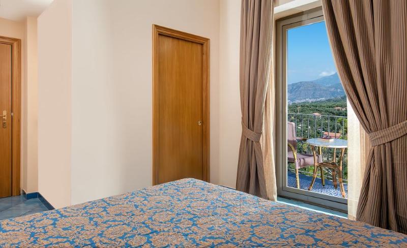 Hotel Delle Palme SantʼAgata sui Due Golfi Esterno foto