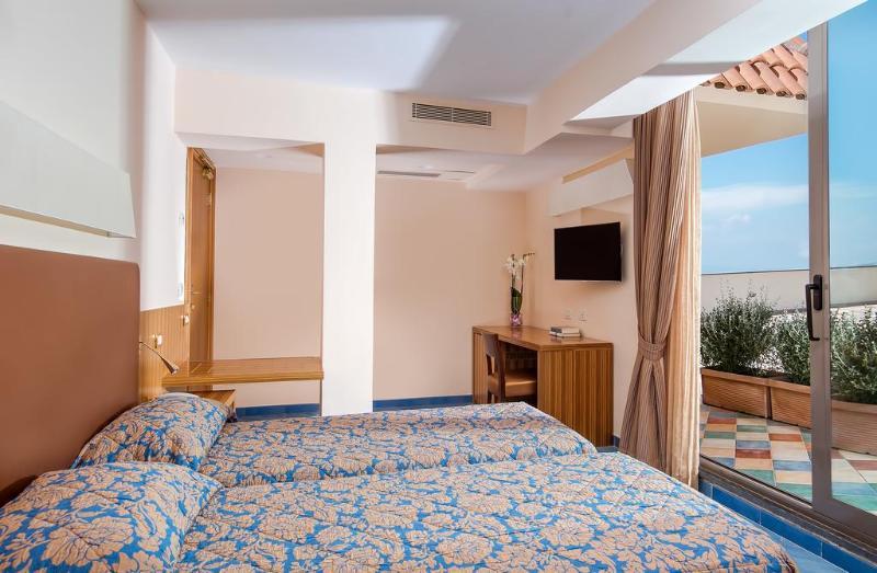 Hotel Delle Palme SantʼAgata sui Due Golfi Esterno foto
